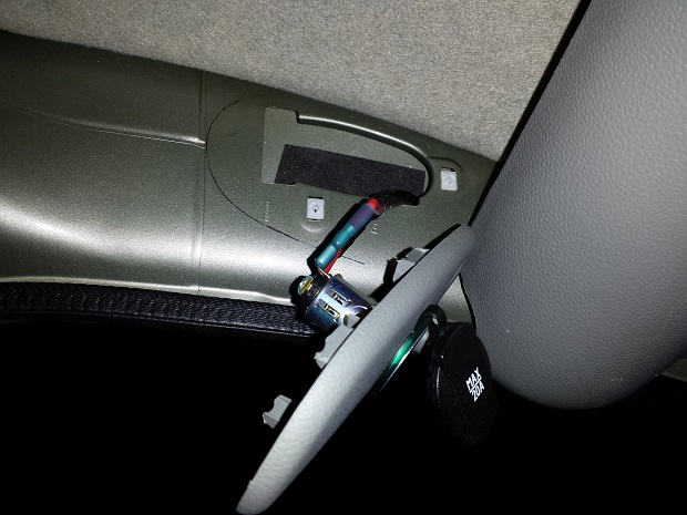 12 Volt Steckdose in der Ablagegalerie