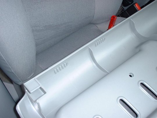 Ablage über Beifahrersitz